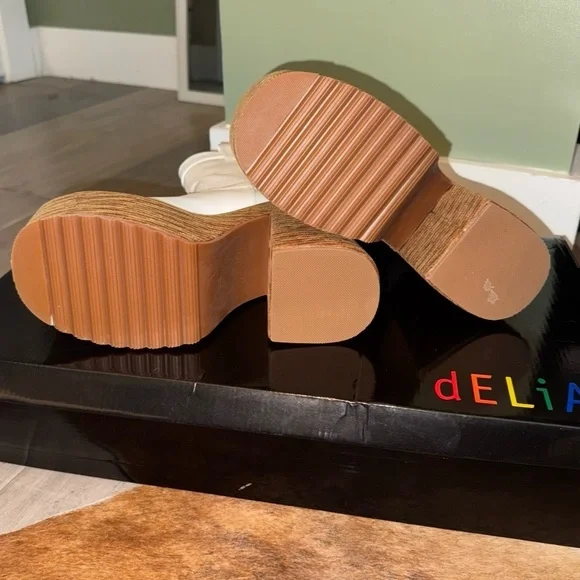 dELiA*s by Dolls Kill Embroidered Platform White Cowboy Boots - Picture 4 of 6